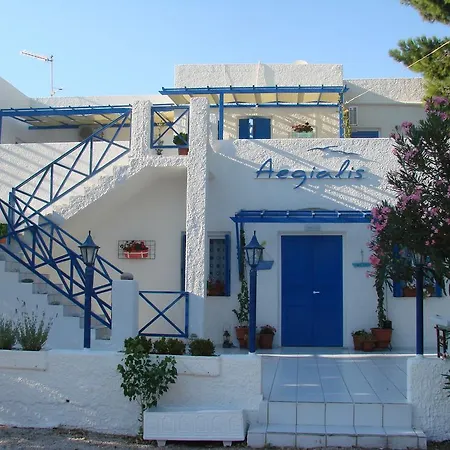 Apartment Aegialis & *