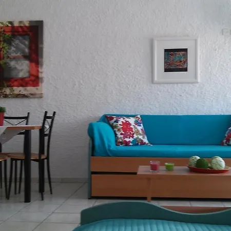 Apartament Aegialis & *