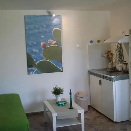 Apartament Aegialis &