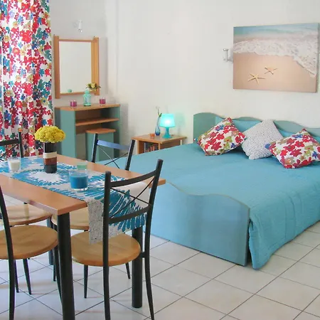 Apartment Aegialis & *