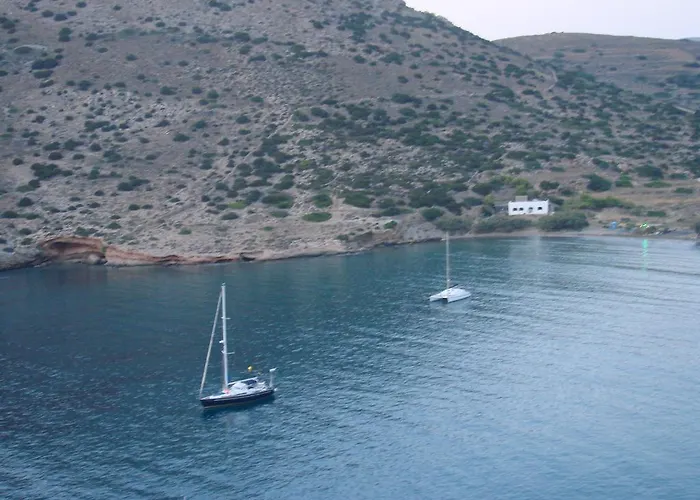 Aegialis Studios & Апартаменты *