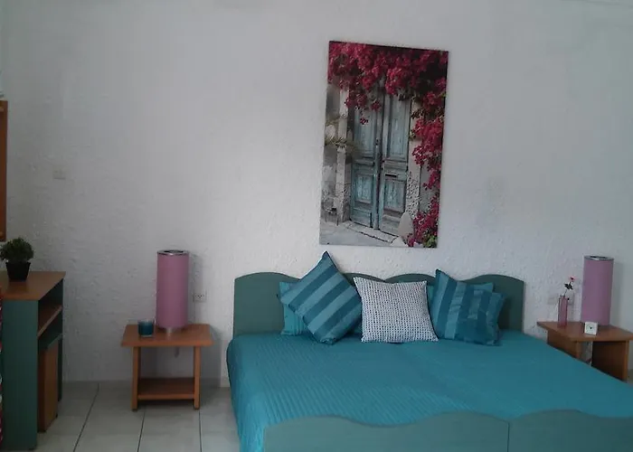 Aegialis Studios & Апартаменты